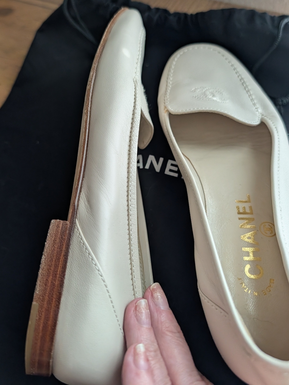 Chanel Women's Cream Leather CC Logo Loafers Classic Flats  Excellent Condition - Picture 6 of 12